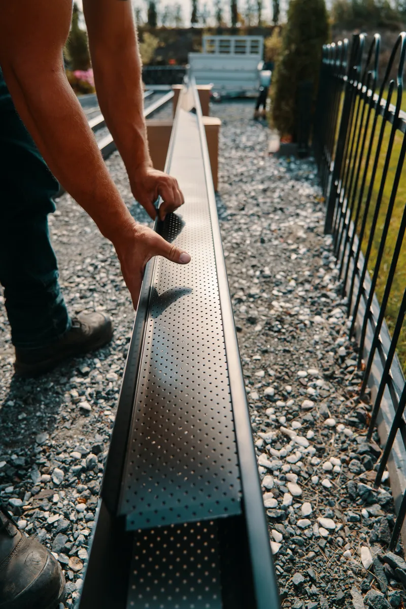 Pose et protection de gouttières — Clip N Guard