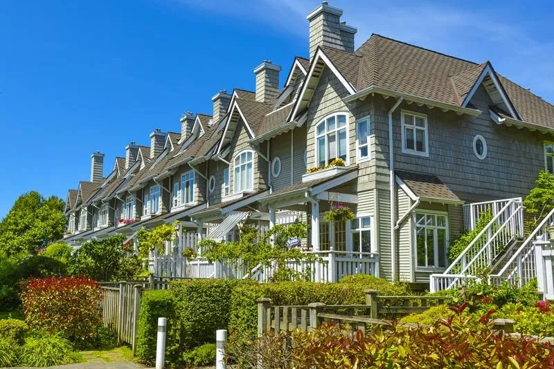 Toiture de bardeau d'asphalte — Demco Canada, Montréal