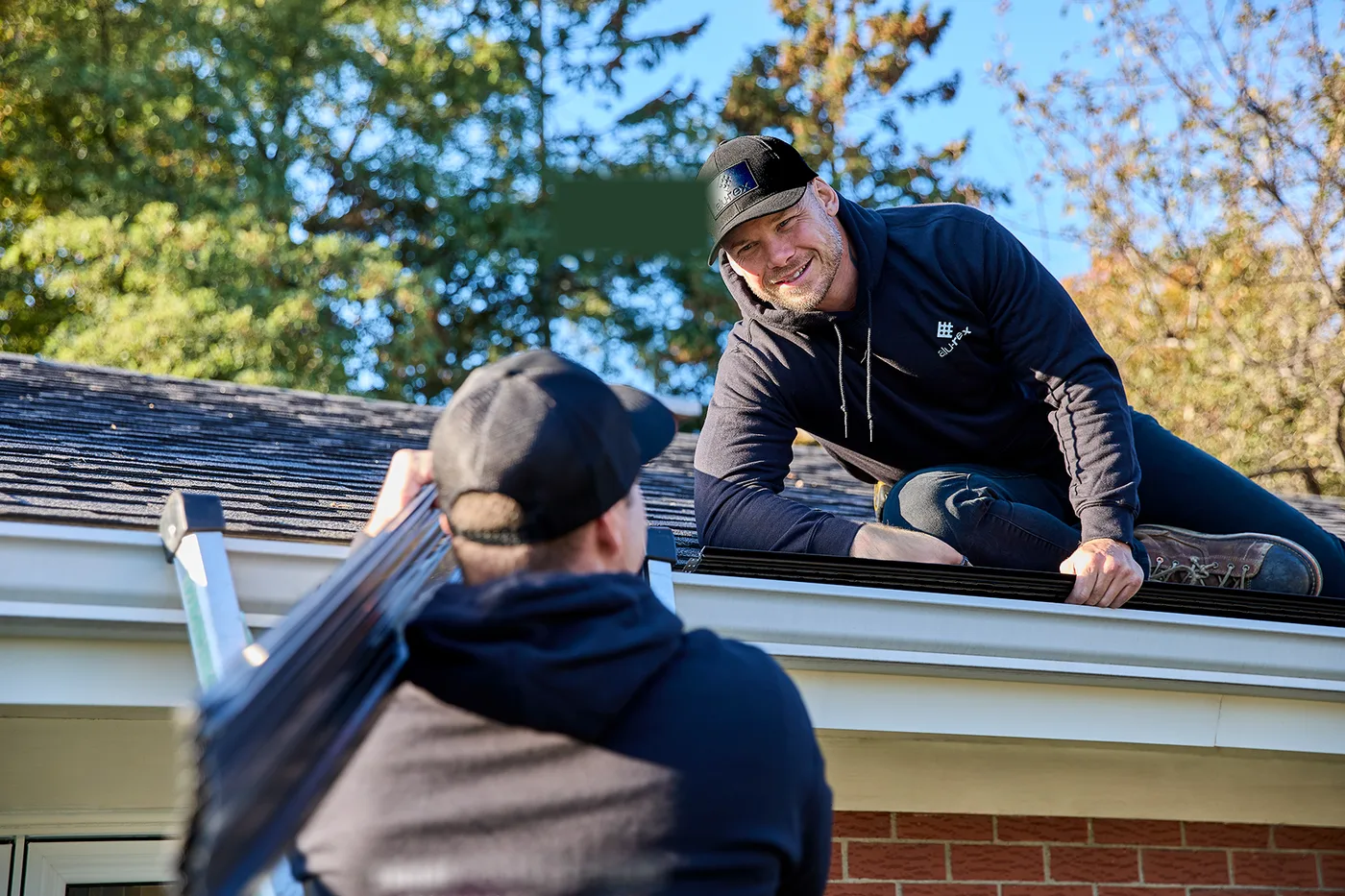 Installation de gouttières adaptée à votre maison par notre équipe locale