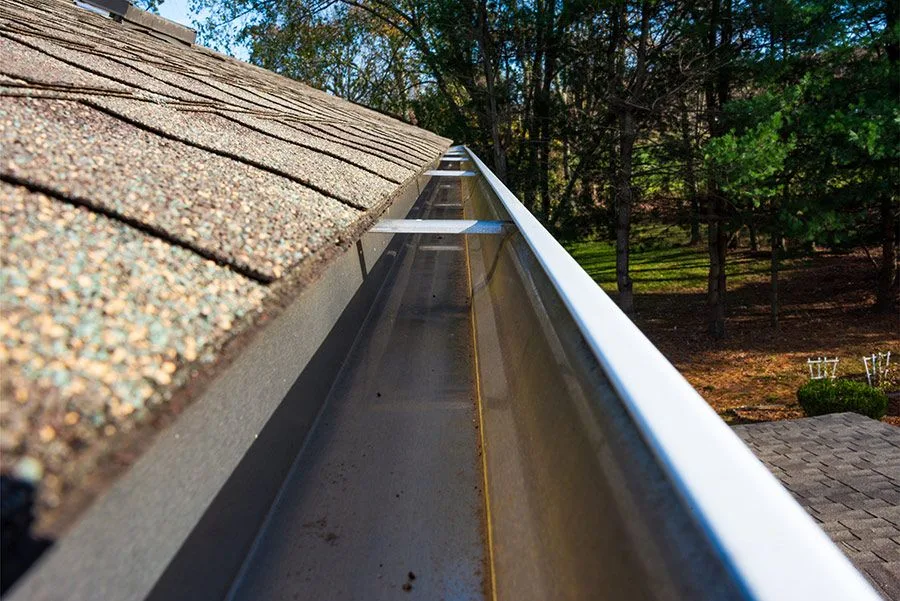 Gutter cleaning by Everguard Pros in Olmsted Township, Ohio