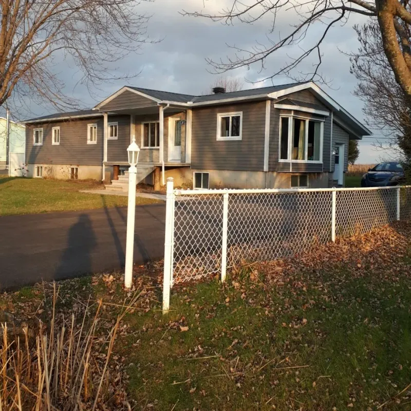 Gouttières sans joint — projet Gouttières et Revêtements de la Baie, Cowansville