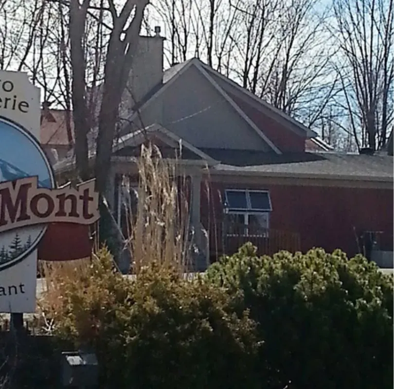 Soffite et gouttières — réalisation Gouttières Goulet et Fortier, Saint-Alphonse-de-Granby