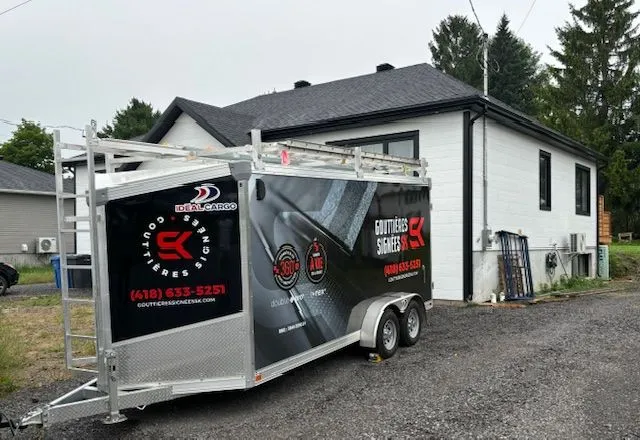Installation de gouttières — réalisation Gouttières Signées SK, La Malbaie