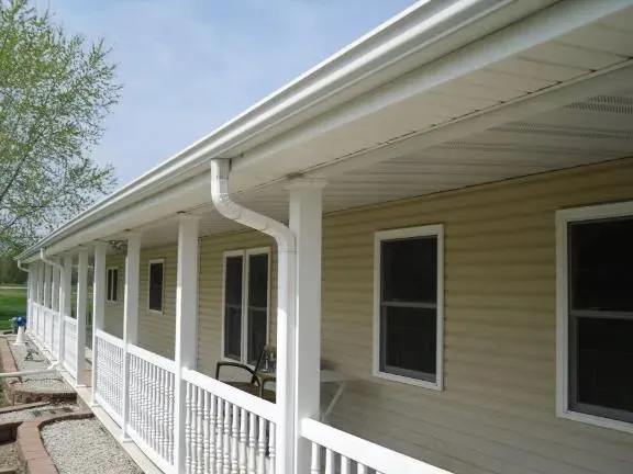 Gutter system — residential — Hunt's Seamless Gutter, Potomac AB