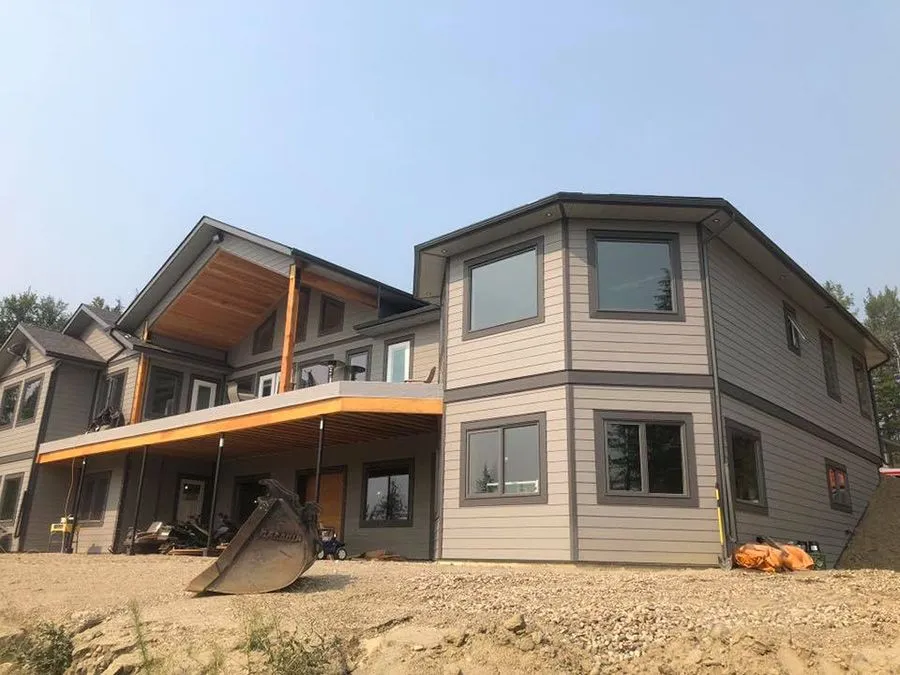 Site work & exterior finish — Premier Exteriors, Revelstoke AB