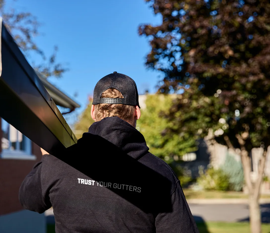 Installation de gouttières adaptée à votre maison par notre équipe locale