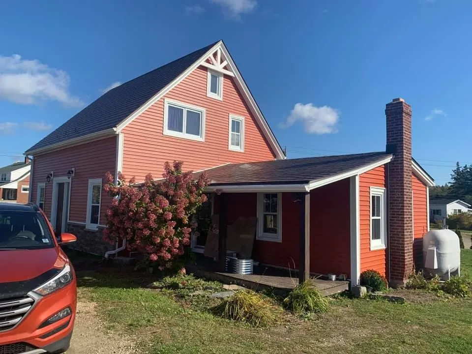 Gutter system — residential — Russell's Rain Gutters, New Ross AB
