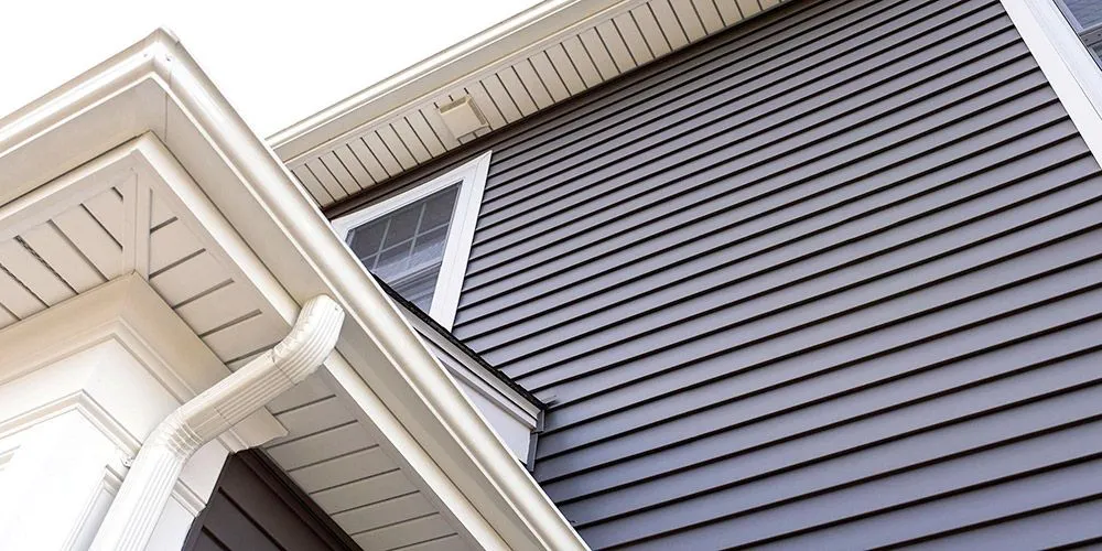 Roofline installation — Serry’s Aluminum, Belle Ewart AB